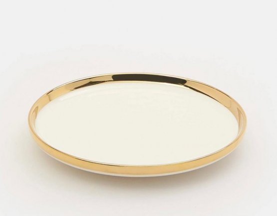 Bílý skleněný talíř se zlatým okrajem