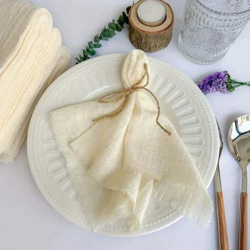 Ubrousek látkový krémový